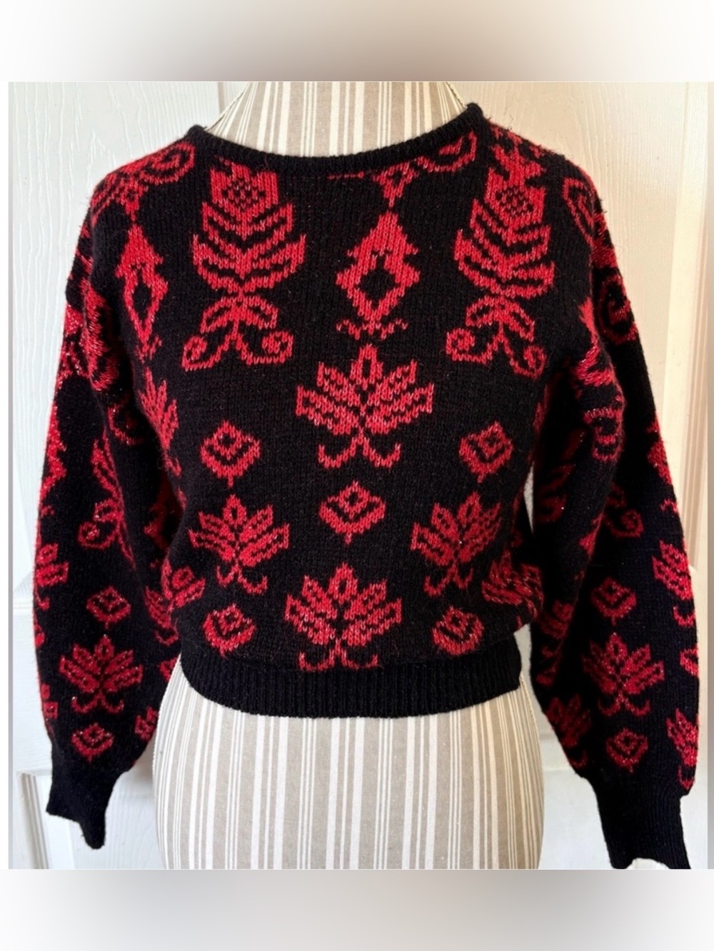 Vintage 90s Red and Black Metallic Cropped Balloon Sleeve Sweater Small